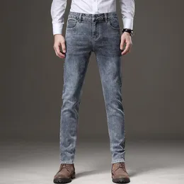 Jeans masculinos 2023 Spring Slim For Men Casual Casual Cor Moda Sólida Simples Pontas de jeans masculino de calça de marca