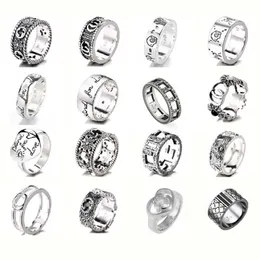 L'anello in argento sterling di gioielli di lusso di alta qualità è consumato con una gamma completa di anelli Daisy da uomo e da donna