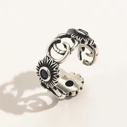 2023 Novas jóias de moda de alta qualidade de luxo para Little Daisy Feminina Double Crysanthemum Red Brass Ring Ring