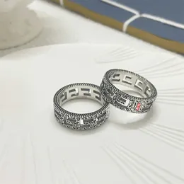 95% de desconto em 2023 Nova jóias de moda de alta qualidade de luxo para padrão de prata gravado Hollow Out Par de dois pares de ring high versão