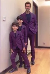 Garnitury męskie moda fioletowa rodzina smoking Slim Fit Wedding Blazer 2 sztuki set spodni strój dziecięcy kostium homme