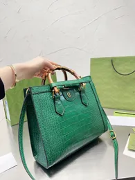 AAA Luxurious bamboo Tote bag Shoulder bag Sesigner bag Made of crocodile leather Crocodile texture is clearly visible and retro With special charm