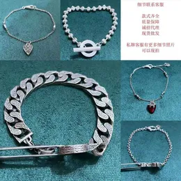 Collezione di moda 2023 Nuovi gioielli di moda di lusso di alta qualità per bracciale semplice con motivo floreale antico a doppia Cuba intagliato chiave fragola amore auto