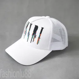 Leisure Beyzbol Kapağı Moda Erkek Tasarımcı Şapkalar Street Hip Hop Western Style Cappello Kavisli Brim Beyaz Siyah Lüks Moda Takımlı Kapaklar PJ032 B23