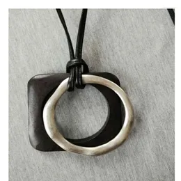 Pendant Necklaces Unique Fashion Jewelry Wood Square Alloy Round Necklace Ethnic Double Chunky Long Leather For Women