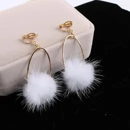 Ryggar örhängen Sydkorea version Elegant temperament Long Circle Mink Hair Ball Clip On utan piercing för Women Girl Prom Party