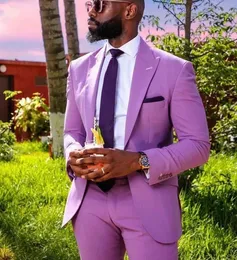 新しい紫色の花groomタキシードピークラペルスリムフィットメンウェディングタキシードファッションメンジャケットブレザーメンズプロムディナー/ダーティスーツジャケットパンツ