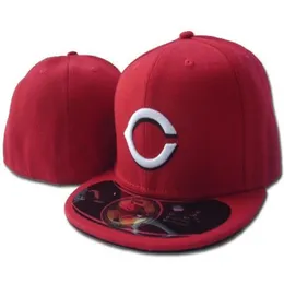 Rojos de buena calidad para todos los sombreros de béisbol equipados de béisbol barato para hombres cerrados cerrado de la tapa de la tapa del hueso del hueso es OK290N