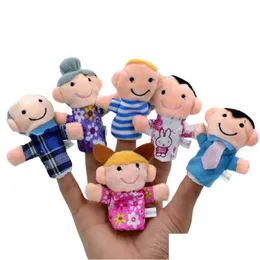 Kukla 6pcs/lot aile parmak mini eğitim hikaye anlatımı sahne sevimli peluş oyuncaklar bebek lehine el kukla kumaş bebek kızlar kızlar dro dhylg
