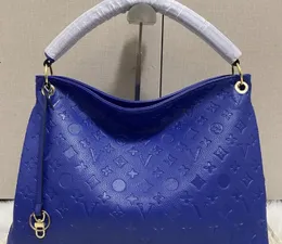 新人デザイナーバッグクラシックエンボスショルダーバッグクラッチハンドバッグ高級ショッピングパッケージクロスボディバッグ女性のようなトートバッグ財布財布