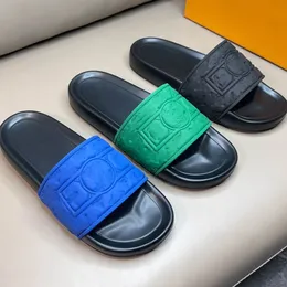 Senaste designer präglad bokstav unisex tofflor sommar mode icke-halkarna mäns slip-på tofflor tjocka botten manliga strandskor lyxdesigner kvinnors sandaler storlek 38-45