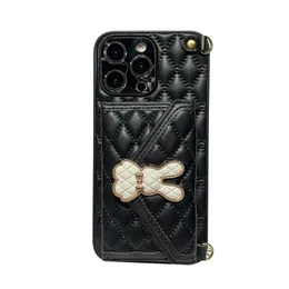 Porta de cartão de celulares para celulares de luxo com correia de correia metálica Tarra de celular da capa traseira protetora para Apple 14 12 11 11 Pro Plus Max XR Smartphone Varejo