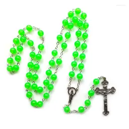 Hänge halsband qigo grönt lysande rsary halsband lång Jesus korsa katolska smycken för män kvinnor
