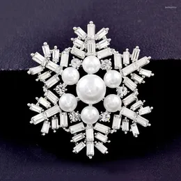 Spille Classico colore argento metallo zircone cavo simulato perla fiocco di neve perni gioielli da donna per abiti da festa di nozze