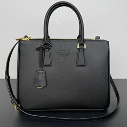 حقيبة يد Saffiano حقيبة حقيبة مثلث جلدية حقيقية علامة الكتف أكياس أزياء نساء كروس جودال حقائب كبيرة كاباكتي حزمة قابلة للضبط قابلة للإزالة