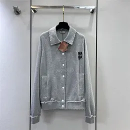 23SS Pamuk Kadın Tasarımcı Sweatshirts Ceket Üstleri Mektup Nakış Teknolojisi Kumaş Yüksek Son Lüks Marka Tasarımcı Elbise Uzun Kollu Tişört