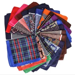 Toalha de bolso para o lenço masculino do lenço masculino Plail Plaid Small Toard Square Boutique Vestido de Festa de Casamento Toalha de peito Homens Hankief Hankies BC426