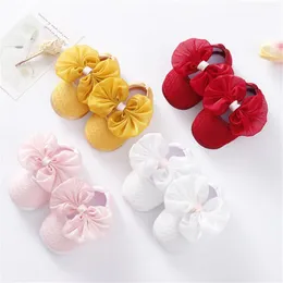 First Walkers Infant Baby Girl Flat Shoes For Spring Autumn Bowknot Soft Sole Anti Slip Crib Lace Headband