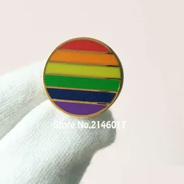 Pins Spettape 10 pezzi Colorf Round Metal Craft Distintivo personalizzato Pins duro e Spilla Rainbow Cute One Unique Gay Pride Les Lesbian Lap Died