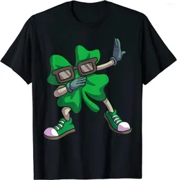 Herr t-skjortor st patricks dag t-shirt män som dabbar shamrock