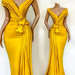 Prom Party Gown Gold Evening Dresses Plus Size Formal Mermaid Trumpet Sleeveless Satin Pleat Ny Sexig Custom V-Neck