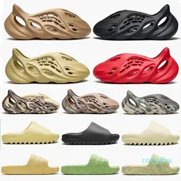 Adilette 22 Selppers Designer Sandálias masculinas Sandálias femininas Três camadas de resina em preto e branco Padrão cinza deserto areia magia MX MX Carbon Runr Sandals 36-46