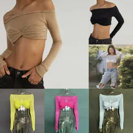 2023卸売春夏女性Tシャツオフショルダーパースペクティブラップ胸部ショートクロップトップTシャツ女性の服装