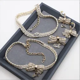 Pendellöder Halsketten Luxus handgefertigtes Perlen mit hochwertigem Bug Strass-Strass-Perlen Halskette Brosche Ohrringe Frauen dekoratives Set Frauen
