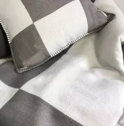 Coperta di qualità Soggiorno Camera da letto Coperta volante Coperta per ufficio Coperte Donna Uomo Trapunta estiva Pashmina con lettere