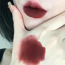 Lucidalabbra Rossetto universale Non grasso Velluto opaco Fango Non irritante Ingredienti sicuri Smalto Salute Bellezza