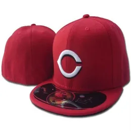 Rojos de buena calidad para todos los sombreros de béisbol equipados de béisbol barato para hombres cerrados cerrado de la tapa de la tapa del hueso del hueso es OK246Z