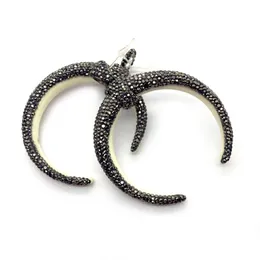 Charms Ciondoli in osso di bue in resina con strass per collana fai-da-te Creazione di gioielli Accessori per donna di manzo a forma di luna all'ingrossoCiondoli