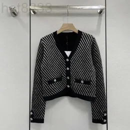 여자 재킷 디자이너 브랜드 새로운 가을 겨울 패션 스웨터 니트웨어 코트 스프링 캐주얼 최고급 스트라이프 카디건 생일 rzkm