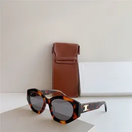Occhiali da sole di lusso di marca retrò per donne signori maschili designer di occhiali da sole per uomini Eyewear estetico con occhiali da sole Uv400 Cat Eye Match Case Glass originale