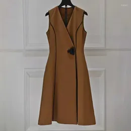 Lässige Kleider XXL Weste Kleid 2023 Frühling Mode Stil Frauen V-Ausschnitt Vintage Button Deco Mittelkalb Länge Khaki Schwarz Outfits Dame