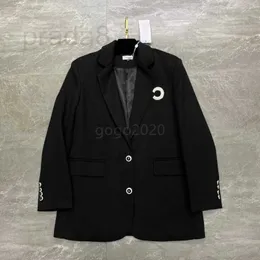 Damenjacken Designer 23SS Blazer Anzug mit gestickten Buchstaben Patches Vintage Knöpfe Milan Runway High End Custom Luxus Markenkleid JFVA