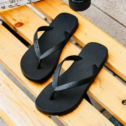 Slippers 2023 Women's Fashionable and Wearable Casual Plastic NonSlip Bathroom FlipFlops 1535 230307