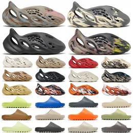 Tasarımcı Sandallar Erkek Kadın Köpük Runner Terlik Oniks Kemik Reçinesi Dünya Kahverengi Slaytlar MX Kum Gri Mist Kum Landy Plaj Sandaletler Köpük Koşucular Sliders Boyut