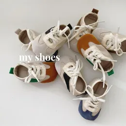 First Walkers Kleinkind Jungen Mädchen Mode Designer Schuhe Schritte koreanischen Stil Baby Casual Sneakers Canva mit Sohle geboren 0 bis 18 Monate