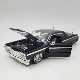 Литая под давлением модель автомобиля Track JADA 1 24 Scale Impala Car Model 1964 Classic Vehicle Diecast Alloy Toy Adult Fans Collectible Gift Boys Toys Souvenir 230308