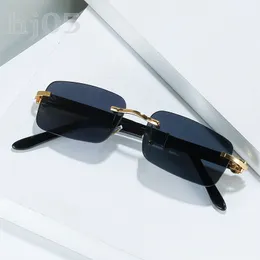 Transparent designer solglasögon för kvinnor herr lyxglasögon berömda rektangel Sonnenbrille Summer Beach Driving Frameless Shades Buffalo Glasses PJ007 Q2