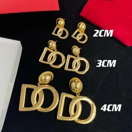 Moda klasik 18K Gold Mektup Dungle Avize Kolye Küpe Kadın Marka Tasarımcısı Basitlik Takı 2.3.4cm İsteğe bağlı Yüksek Kalite Kutu