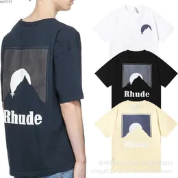 2023 Herr- och kvinnors mode-t-shirt Br Rhude s Black Moon Print Casual rund hals kortärmad för män Kvinnor Par Löst bottentröja Half Sleeve N55y