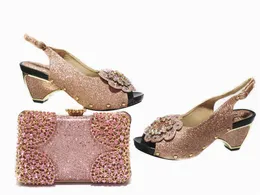 Сандалии 2023 Женские туфли и сумки, расположенные в соответствии с африканскими высокими каблуками Лето с сумочкой для сумочки роскошные насосы сцепление GL1030 6 см.