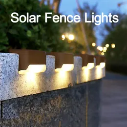 Lampada da parete solare Lampada da recinzione a LED Lampade di sicurezza esterne impermeabili per scale da patio, percorsi da giardino e cortili crestech