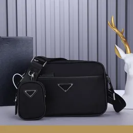 حقائب P Luxurys Designers 2VH048-1 مساحة حقيبة جديدة لتلبي الأقمشة الخفيفة الوزن اليومية الضروريات الناعمة والمريحة للرجال أو النساء
