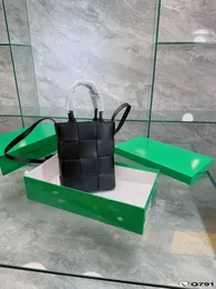 2023 lyxig design läderväska för kvinnor Mode avslappnad väska läderväska för kvinnor CASSETTE handväska