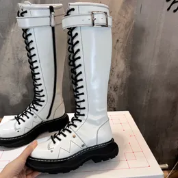 2023 Designer Tread Boots Şövalyeler Botlar İnek Deri Dikiş Up Botlar Buzağı Kumanalı Su Geçirmez Slip Slip Dış Mekan Botları boyutu 36-40