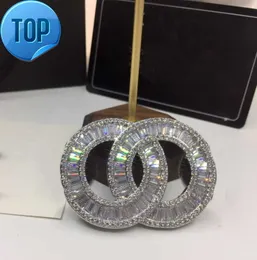 CH kryształowa broszka diamentowa pieczęć z tyłu gorąca markowa biżuteria luksusowe zaawansowane broszki dla projektanta wysokiej jakości szpilki znakomity prezent AAAAA