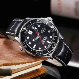 Titanium Watch AAAAA 2021 Высококачественный OMG Fashion Luxury Trify Series Men's Watch Solid Color Simple Style Dial Calendar